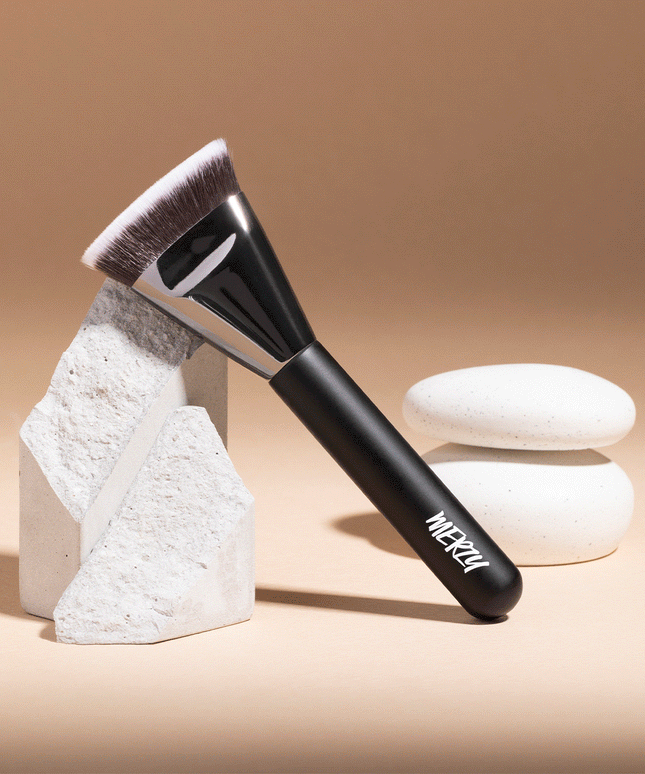 piyonna The Airy Fitting Foundation Brush Maquillage Access. beauté Pinceau