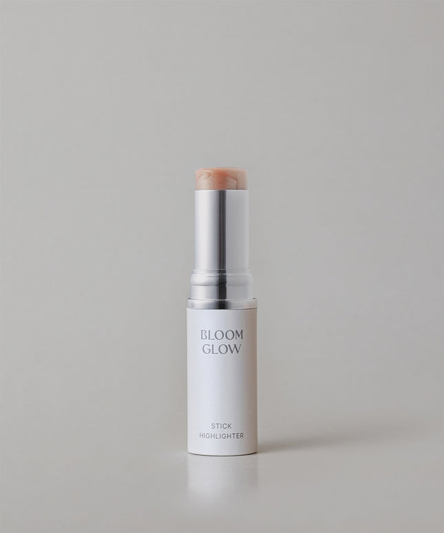 piyonna KOI Bloom Glow Stick Highlighter Maquillage Blush & Contour Highlighter