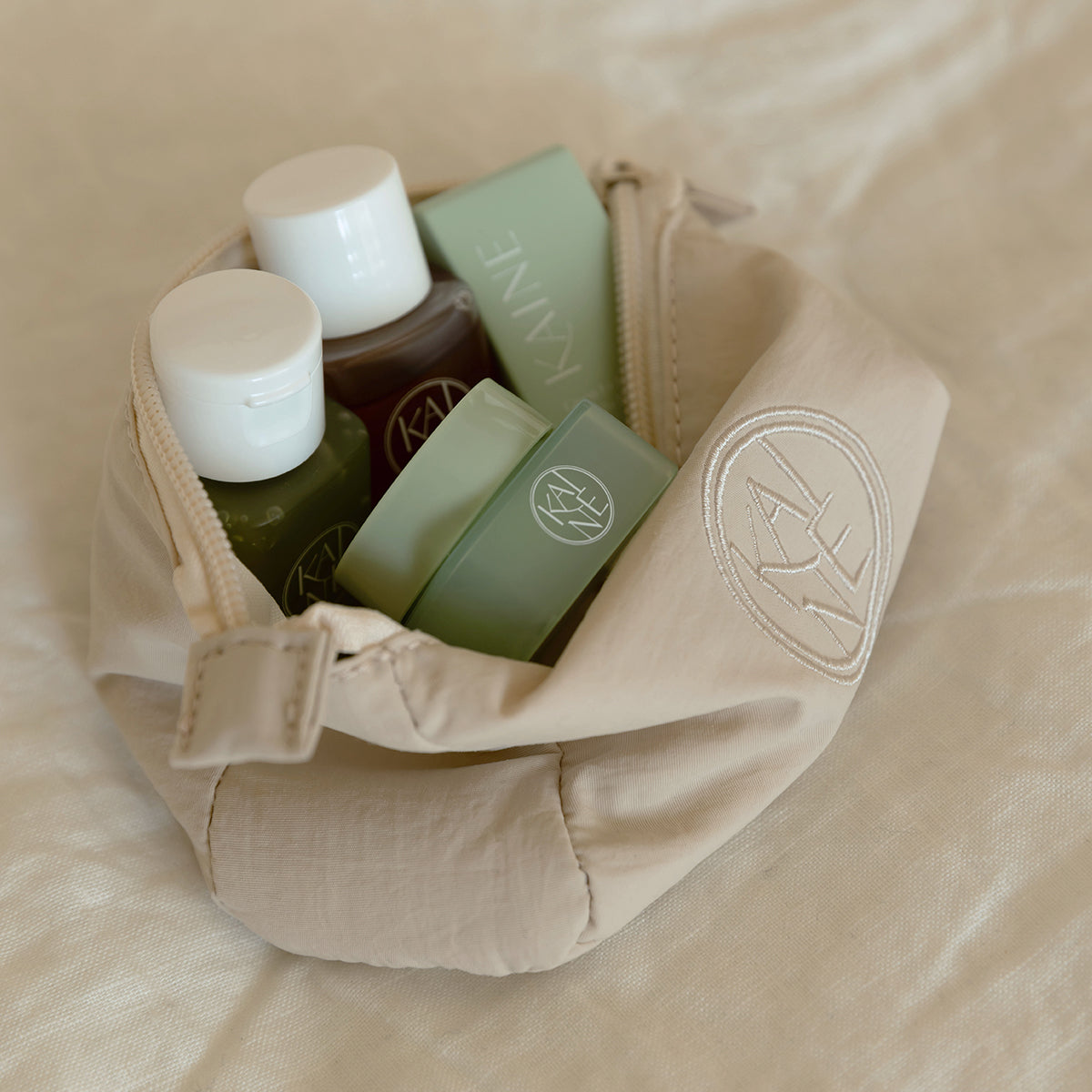 piyonna Kaine 4-Piece Travel Kit Soin de la peau Lotion Coffret soin